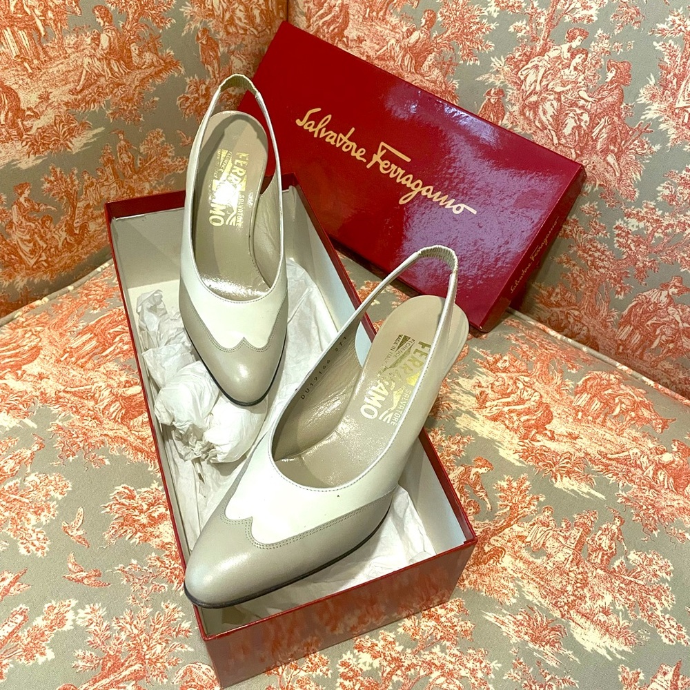 Grey and white Salvatore ferragamo slingbacks leather made in Italy size 5